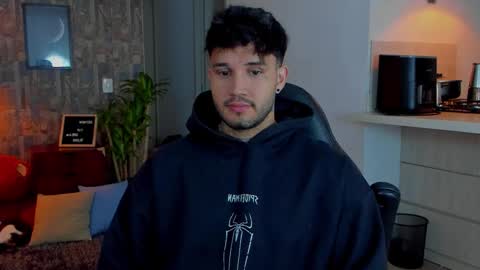 JULIAN online show from December 21, 2025, 10:17 pm