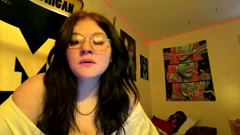 Snapshot of dezzydez354 chatting on February 17, 2026, 1:18 pm dezzydez354 online show from February 17, 2026, 1:18 pm