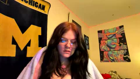 Snapshot of dezzydez354 chatting on February 20, 2026, 2:52 am dezzydez354 online show from February 20, 2026, 2:52 am