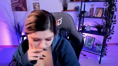 Dia online show from March 1, 2025, 11:47 pm