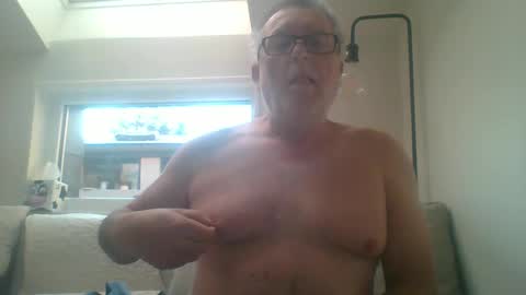 Snapshot of dial76 chatting on February 2, 2025, 8:02 am dial76 online show from February 2, 2025, 8:02 am