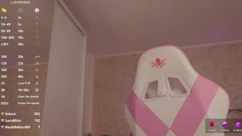 Snapshot of diamond_ava_ chatting on April 15, 2026, 7:58 pm Thea online show from April 15, 2026, 7:58 pm