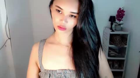 diamond_temptress online show from June 7, 2026, 8:29 am