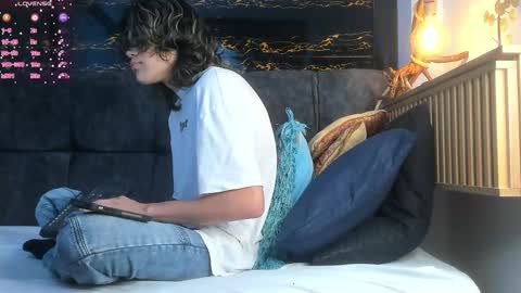 diamond_twink online show from November 23, 2025, 3:50 am