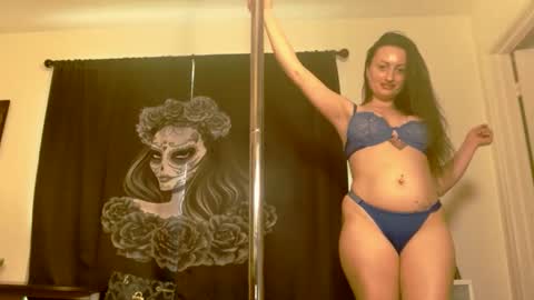DiamondMonroeXo online show from May 6, 2026, 5:51 pm