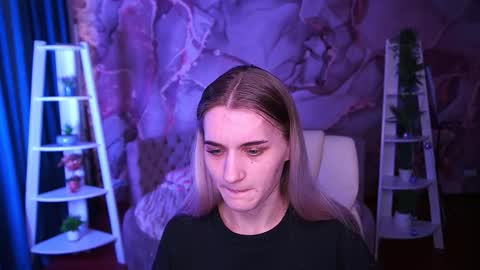 DiamondNina online show from March 17, 2026, 6:28 am