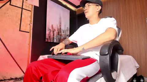 diamondss_1 online show from May 20, 2026, 8:48 pm