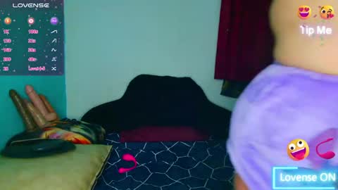Diana Lozano online show from April 27, 2026, 3:48 am