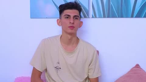 Ana  Leo online show from December 5, 2025, 2:36 pm