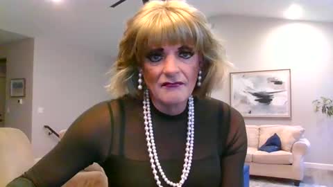 Snapshot of dianeheels chatting on January 8, 2025, 2:35 pm dianeheels online show from January 8, 2025, 2:35 pm