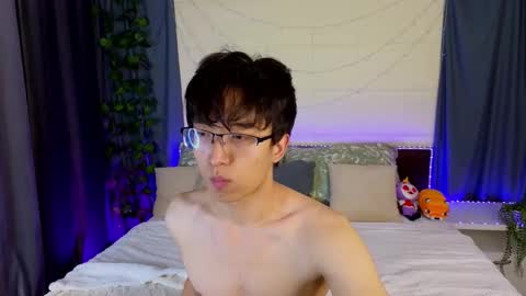 Snapshot of dianinav chatting on February 24, 2026, 3:10 pm Adam online show from February 24, 2026, 3:10 pm