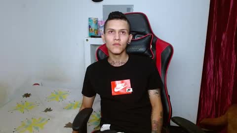 Snapshot of dick_monster23cm chatting on December 18, 2024, 12:21 am dick_monster23cm online show from December 18, 2024, 12:21 am