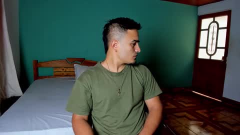 Snapshot of diegocr_ chatting on February 2, 2026, 2:27 pm Diego online show from February 2, 2026, 2:27 pm