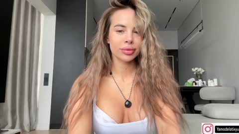 Snapshot of diffgirls chatting on October 22, 2025, 11:10 am Tanya online show from October 22, 2025, 11:10 am