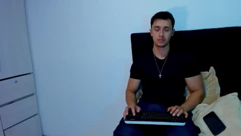 Snapshot of dilan_coy chatting on March 7, 2025, 1:20 am Dilan Coy online show from March 7, 2025, 1:20 am