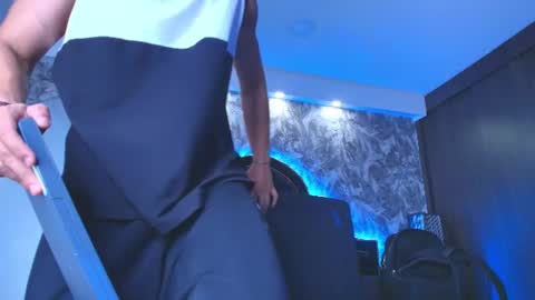 Snapshot of dilanmiller_ chatting on June 25, 2026, 6:45 pm dilanmiller_ online show from June 25, 2026, 6:45 pm