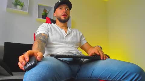 Snapshot of dimitri_master chatting on October 5, 2025, 4:49 pm Angel Dimitri online show from October 5, 2025, 4:49 pm