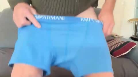 dinnerout1111 online show from March 9, 2026, 12:20 pm