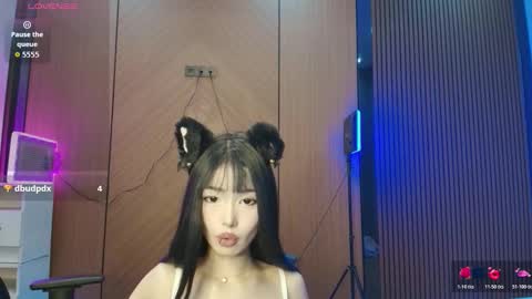 Reina online show from March 16, 2026, 1:48 pm