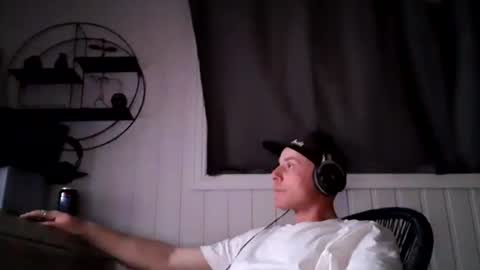 dirkdigglerofficial online show from June 13, 2026, 10:29 pm