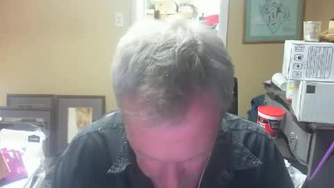 Snapshot of dirkpitt223 chatting on December 21, 2024, 1:58 am DirtkPitt Fun guy working online show from December 21, 2024, 1:58 am