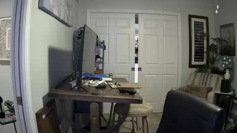 Snapshot of dirkpitt223 chatting on January 18, 2025, 2:36 am DirtkPitt Fun guy working online show from January 18, 2025, 2:36 am