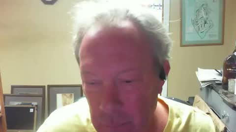 Snapshot of dirkpitt223 chatting on October 2, 2025, 6:37 pm DirtkPitt Fun guy working online show from October 2, 2025, 6:37 pm