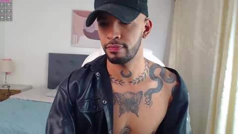 Snapshot of dirtybhot chatting on December 10, 2024, 10:49 am I just want to be happy online show from December 10, 2024, 10:49 am