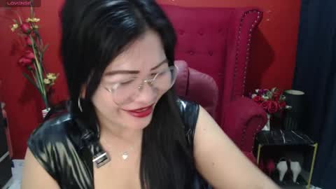 LatexQueen online show from January 29, 2025, 1:49 pm