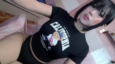 disneycum69_bella online show from February 2, 2026, 1:26 am