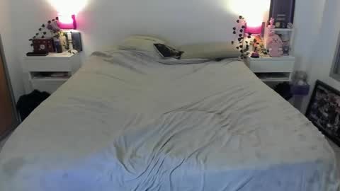 Lena online show from April 9, 2026, 2:22 am