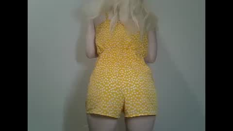 Snapshot of ditamilton chatting on February 18, 2025, 6:47 pm DitaMilton online show from February 18, 2025, 6:47 pm