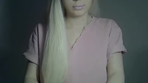 Snapshot of ditamilton chatting on February 24, 2025, 2:15 pm DitaMilton online show from February 24, 2025, 2:15 pm