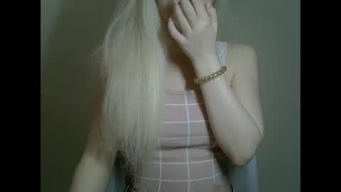 Snapshot of ditamilton chatting on February 27, 2025, 8:31 pm DitaMilton online show from February 27, 2025, 8:31 pm