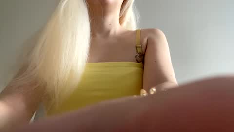 Snapshot of ditamilton chatting on March 10, 2025, 2:48 pm DitaMilton online show from March 10, 2025, 2:48 pm