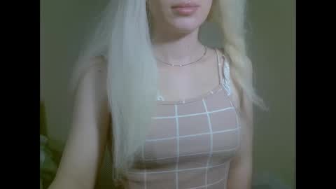 Snapshot of ditamilton chatting on September 10, 2025, 7:03 pm DitaMilton online show from September 10, 2025, 7:03 pm