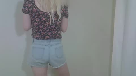Snapshot of ditamilton chatting on September 15, 2025, 7:47 pm DitaMilton online show from September 15, 2025, 7:47 pm