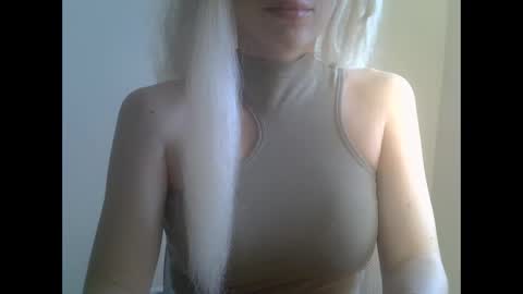 Snapshot of ditamilton chatting on September 20, 2025, 11:33 am DitaMilton online show from September 20, 2025, 11:33 am