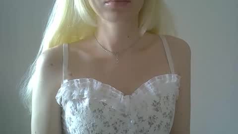 DitaMilton online show from February 21, 2026, 8:26 am