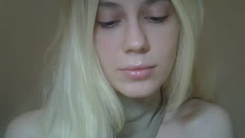 DitaMilton online show from February 28, 2026, 9:05 pm