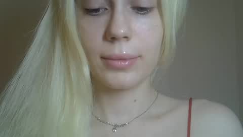 DitaMilton online show from March 10, 2026, 8:03 pm