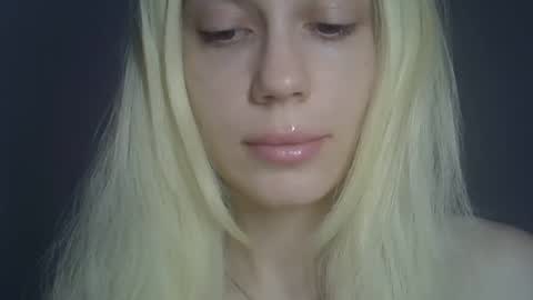 DitaMilton online show from April 23, 2026, 4:09 pm