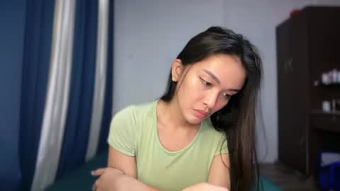 DIVINA online show from July 17, 2026, 2:29 am