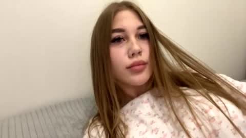 Stella online show from September 28, 2025, 5:29 pm