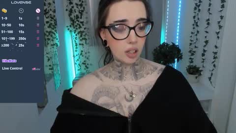 Snapshot of dixipixi_ chatting on March 18, 2026, 7:22 am dixipixi_ online show from March 18, 2026, 7:22 am