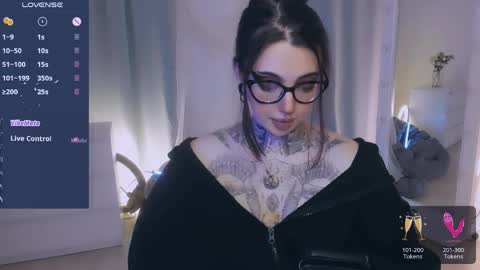 Snapshot of dixipixi_ chatting on April 9, 2026, 5:51 am dixipixi_ online show from April 9, 2026, 5:51 am