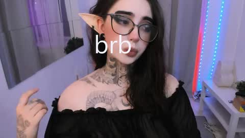 dixipixi_ online show from May 16, 2026, 10:36 am