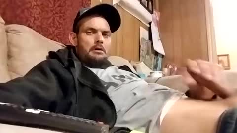 Snapshot of dixonbird41 chatting on February 24, 2025, 3:42 pm dixonbird41 online show from February 24, 2025, 3:42 pm