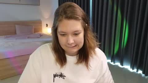 Jenia online show from May 15, 2026, 7:15 am