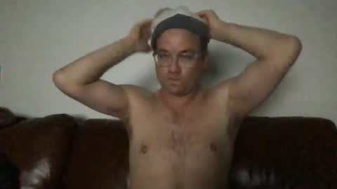 Snapshot of djswpy chatting on February 4, 2026, 9:37 am TriflinYoBitch online show from February 4, 2026, 9:37 am